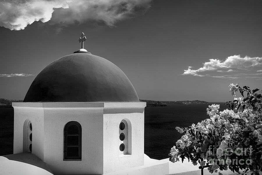 Santorini - Greece - Black and White Photograph by Stefano Senise