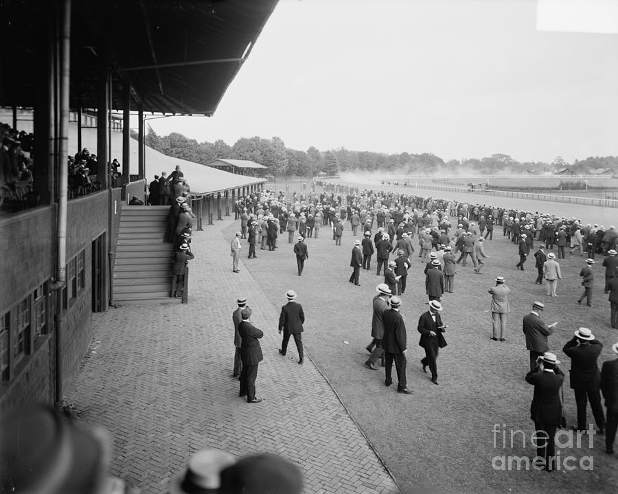 Saratoga Race Track, Saratoga Springs, N.y., C.190015 (b/w Photo