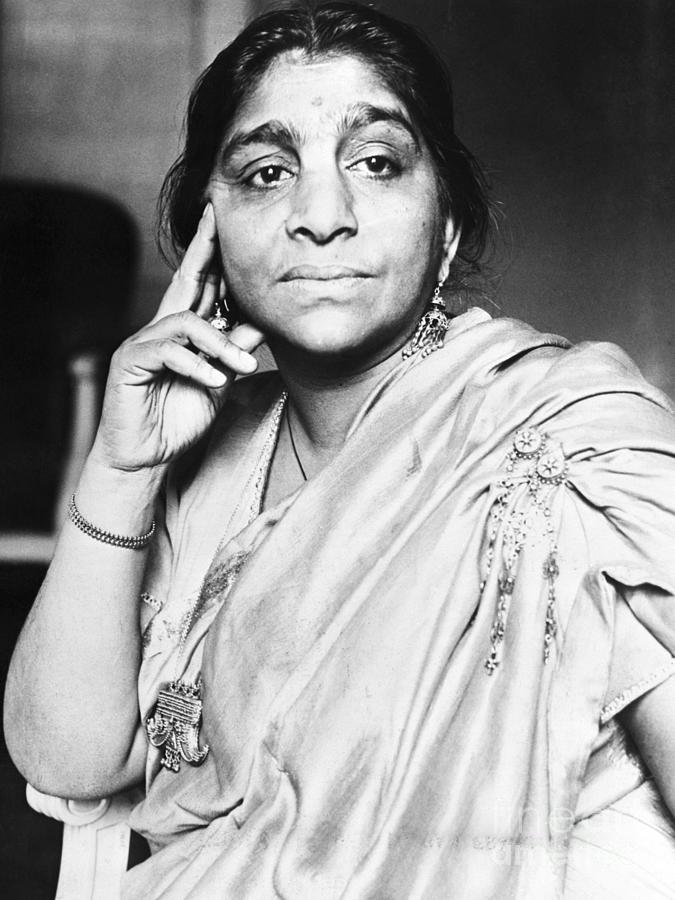 From Poet to Activist: Sarojini Naidu and Her Battles against Colonial  Oppression and Misogyny in 20th-Century India | Armstrong Undergraduate  Journal of History (new edition)