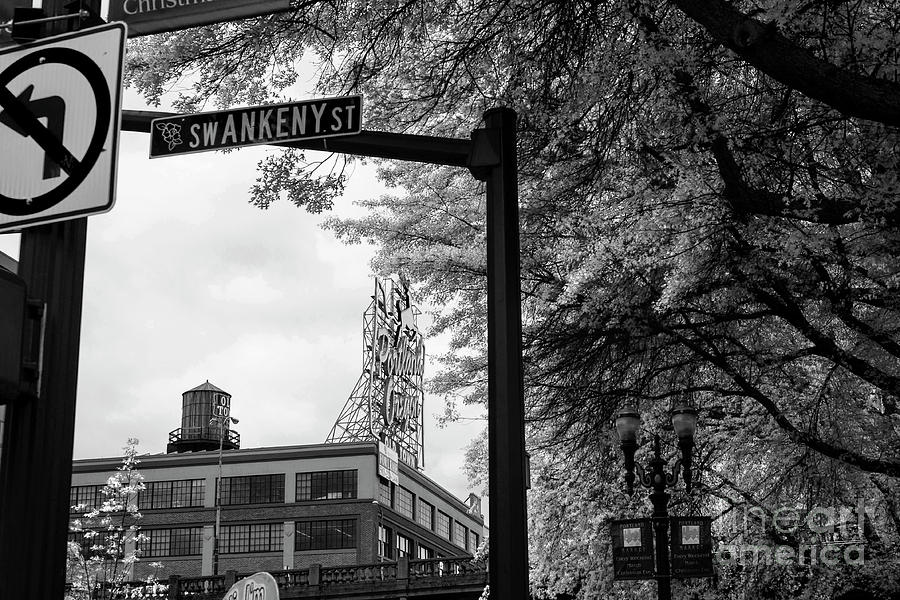 Black And White Photograph - Saturday morning in Portland by David Bearden