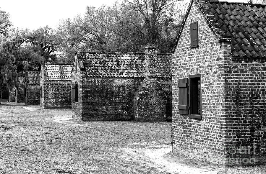 Slave Quarters at Boone Hall Plantation Photograph by John Rizzuto
