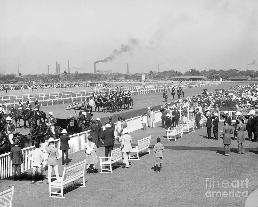 Scene At The Bombay Race Course Photograph by Bettmann