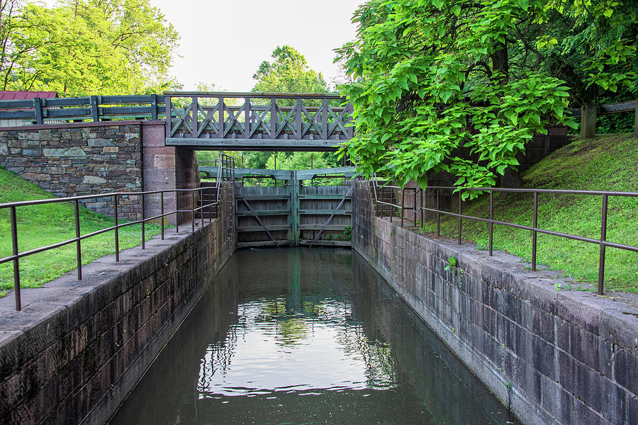 Schuylkill Canal Lock - Mont Clare Photograph by Bill Cannon