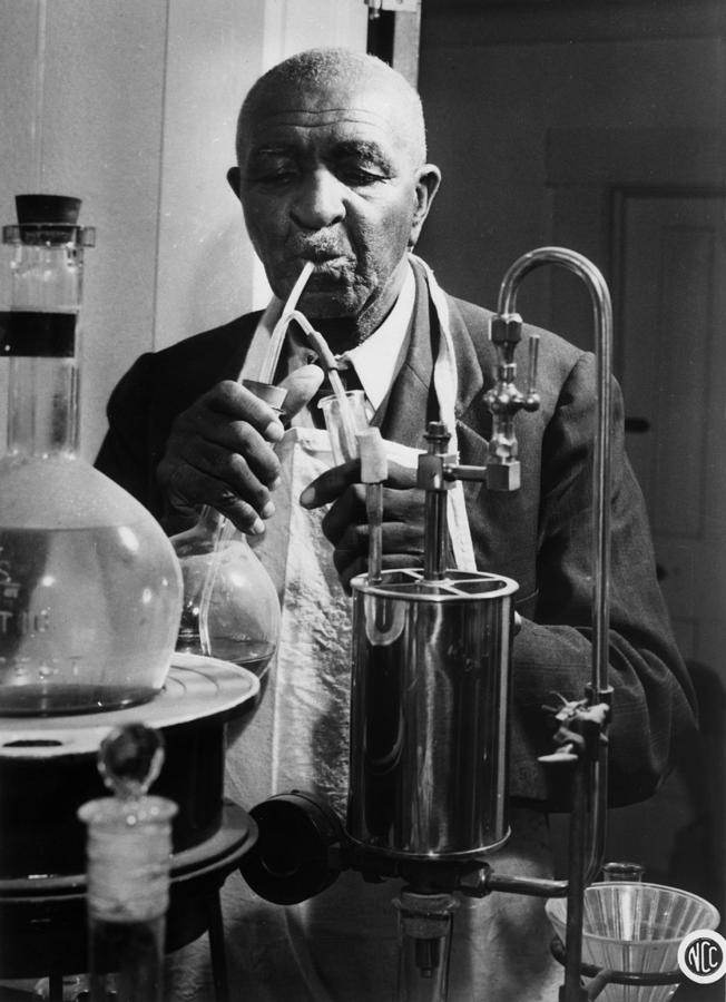 Scientific Experiment Photograph by Hulton Archive