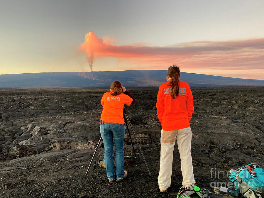 Scientists Monitoring Lava Flows Photograph by J. Ball/us Geological Survey/science Photo Library