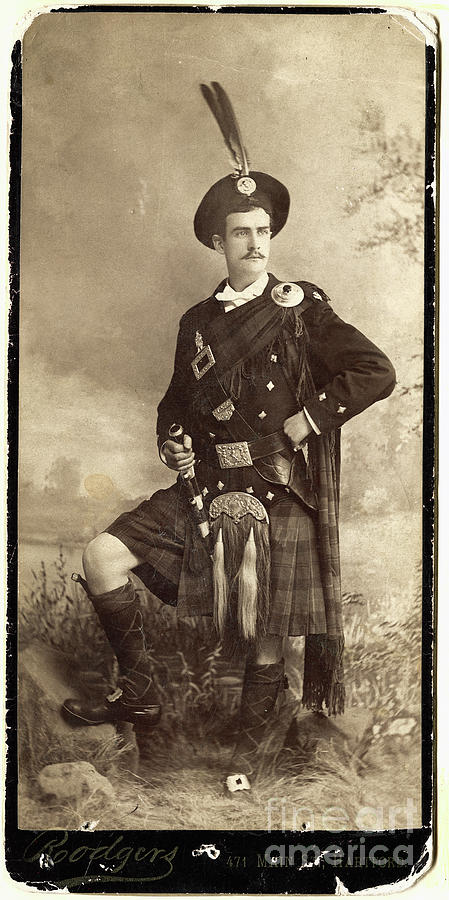 Scottish Man In Kilt Photograph by Bettmann
