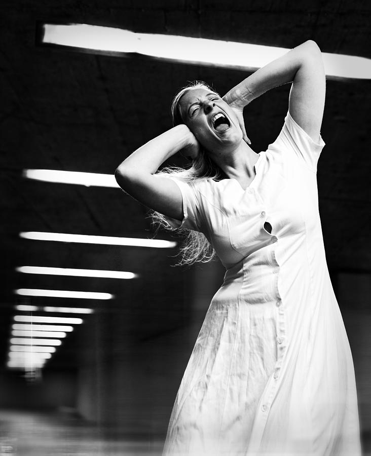 Woman Photograph - Scream by Jrgen Hartlieb