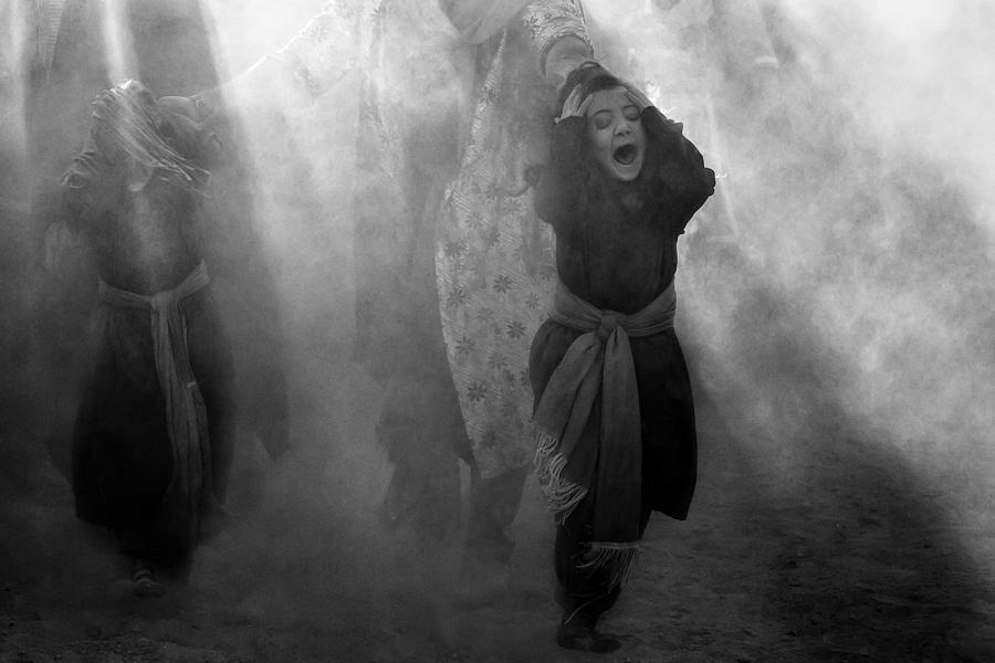 Black And White Photograph - Scream by Mohammadreza Momeni
