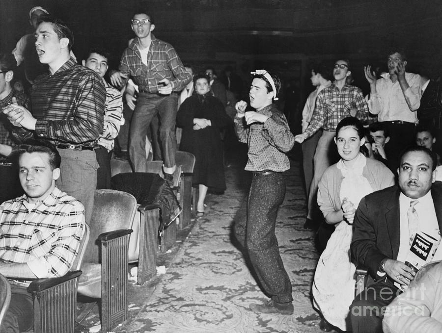 Screaming Fans Clap At Presley Concert Photograph by Bettmann