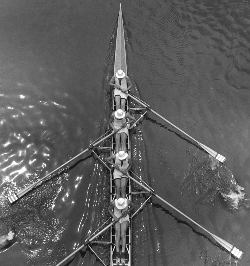 Scull Rowers Photograph by Fox Photos