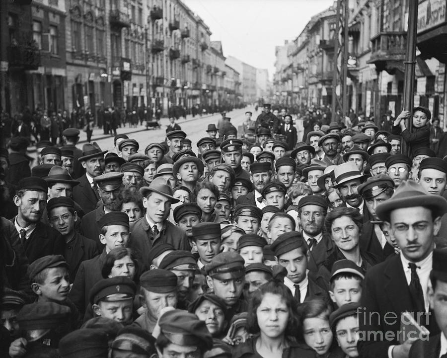 Sea Of Faces Photograph by Bettmann Sea Of Faces Photograph by Bettmann