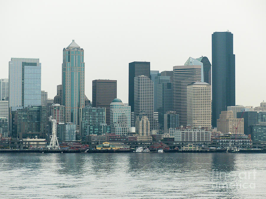 Seattle skyline Photograph by Rod Jones