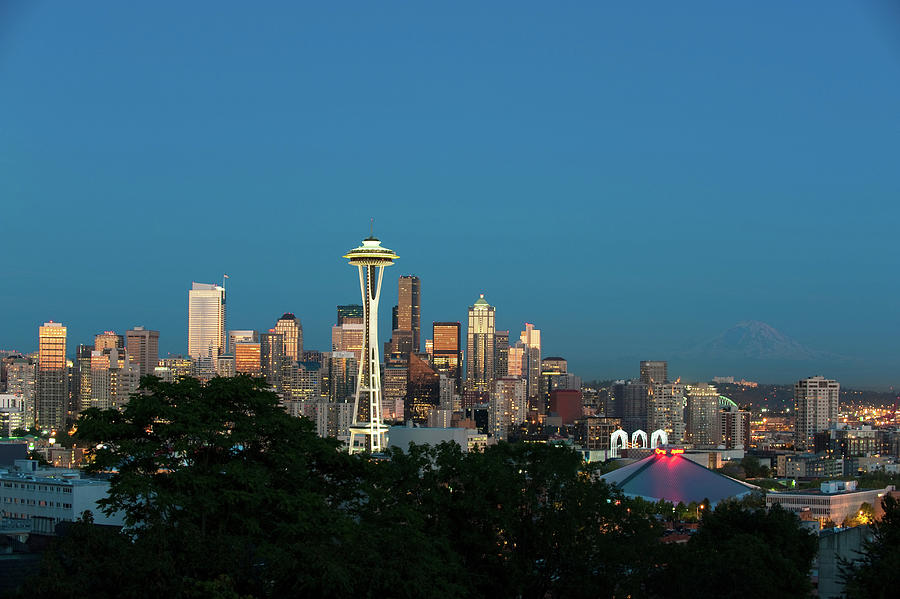 Seattle Skyline With Space Needle Digital Art by Greg Probst