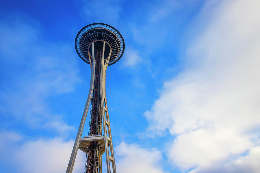 Seattle Space Needle Photograph by Garry Gay