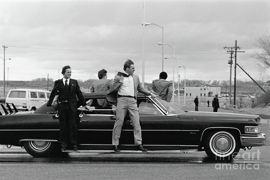 Secret Service Agents Riding Car Photograph by Bettmann