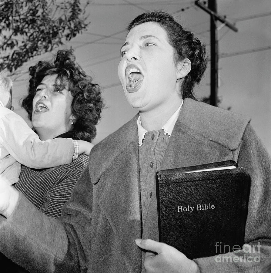 Segregationist Yelling And Holding Bible Photograph by Bettmann
