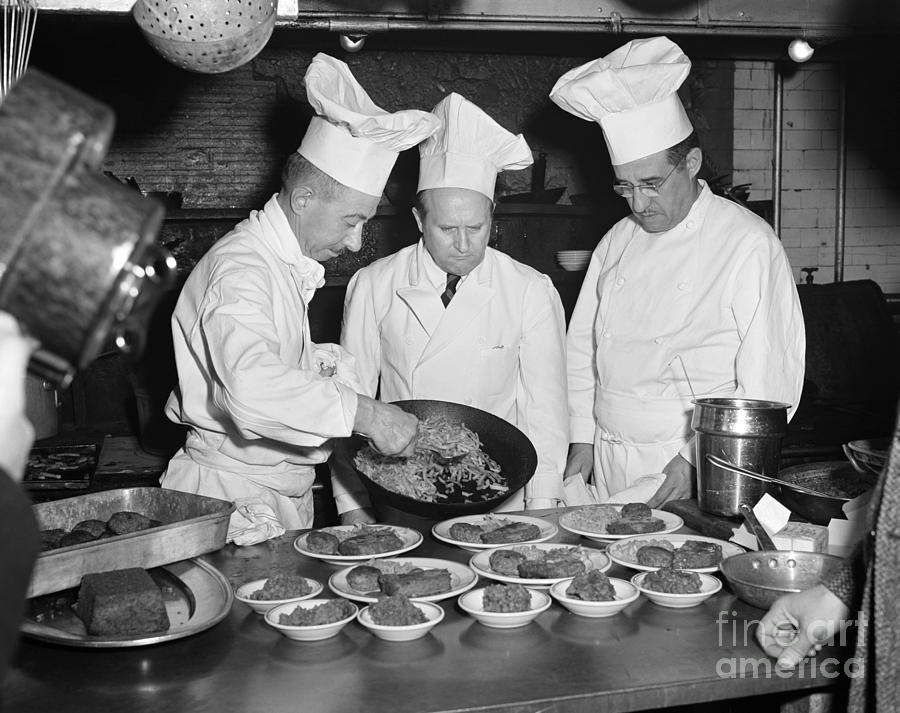 Senate Restaurant, 1942 Photograph by George Danor