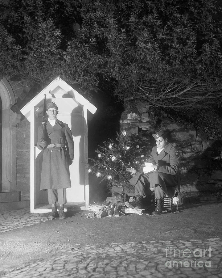 Sentries At Sentry Box With Christmas Photograph by Bettmann