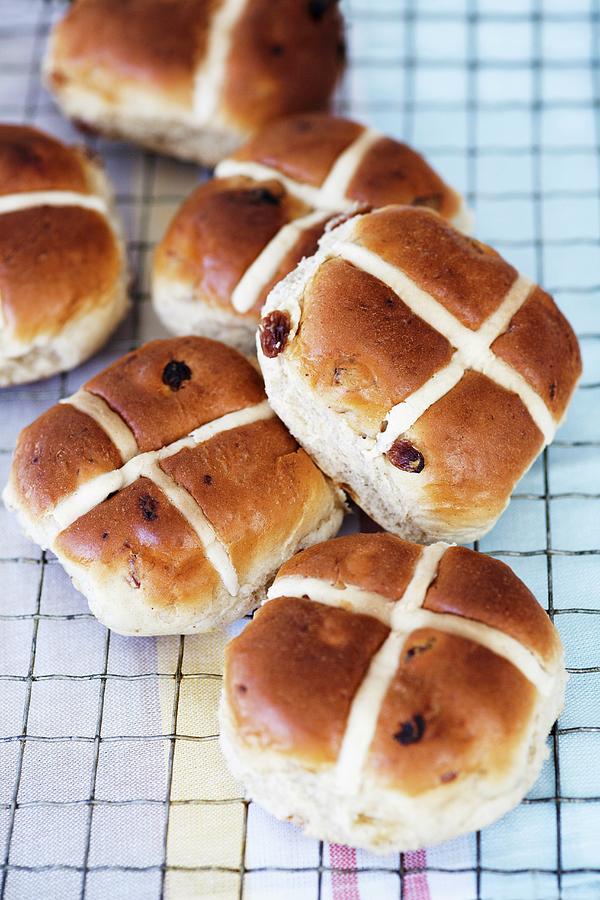 Several Hot Cross Buns On A Cooling Rack Photograph by Firmston, Victoria