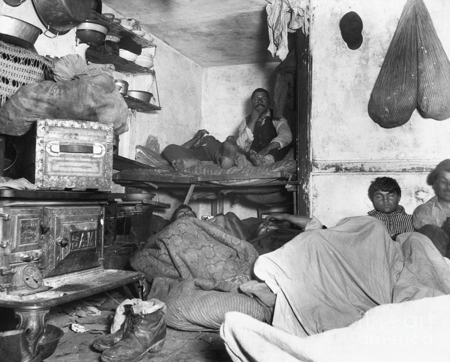 Shelter For Immigrants In New York Photograph by Bettmann