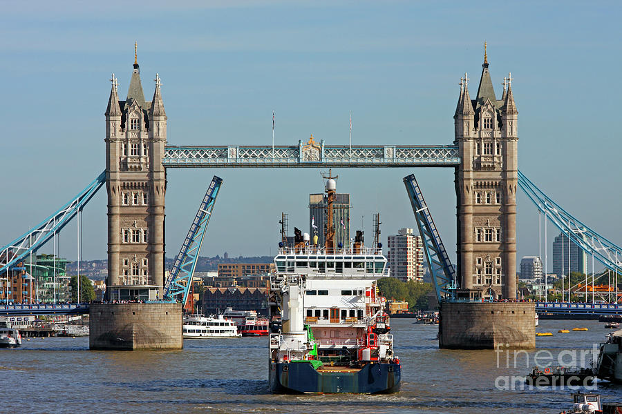 Ship Approaching Tower Bridge Photograph by Alex Bartel/science Photo Library