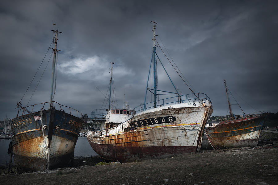 Ship Stories Photograph by Oskar Baglietto