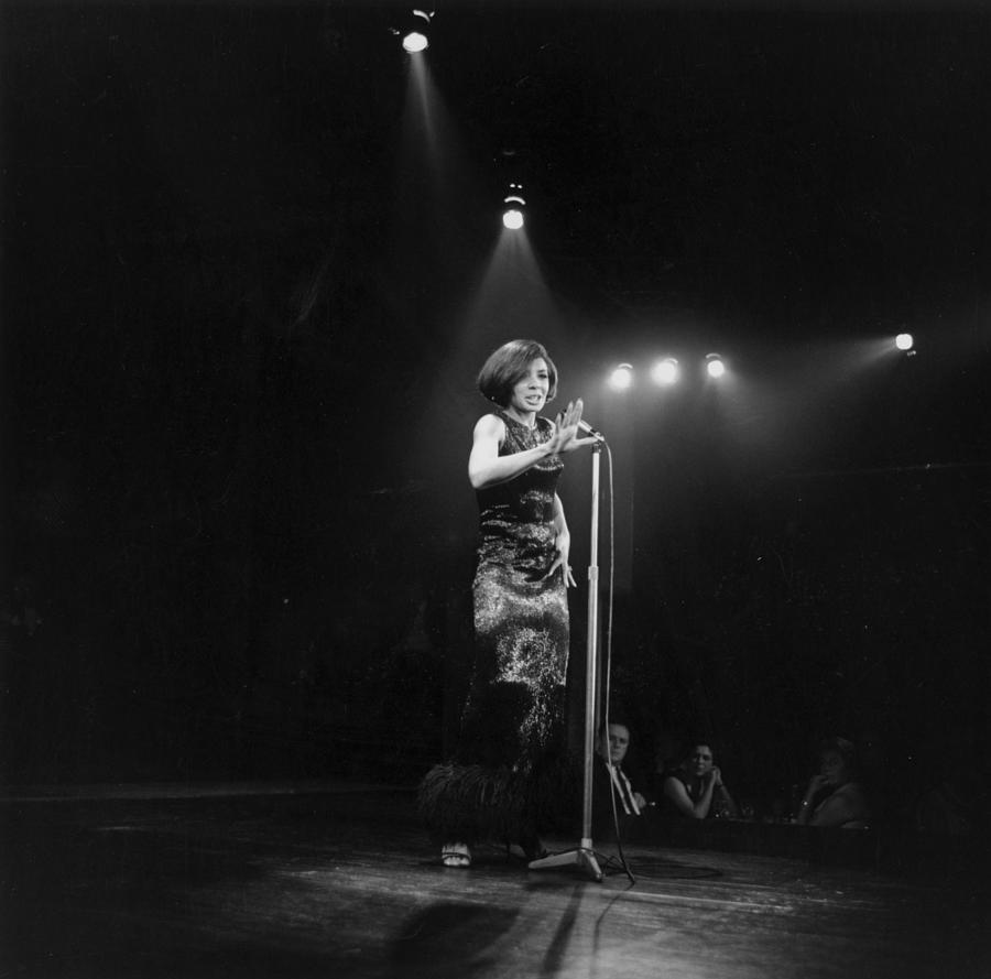 Shirley Bassey Photograph by R. Mcphedran