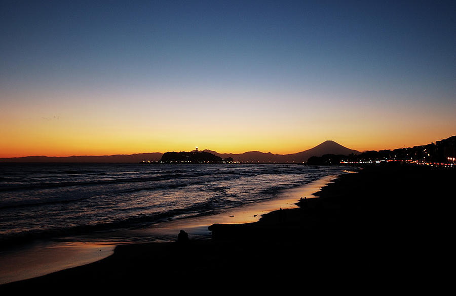 Shonan Winter Sunset Beach And Mt.fuji Photograph by Taro Hama @ E-kamakura