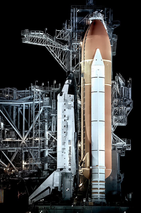 SHUTTLE DISCOVERY on LAUNCH PAD by Daniel Hagerman SHUTTLE DISCOVERY on LAUNCH PAD by Daniel Hagerman