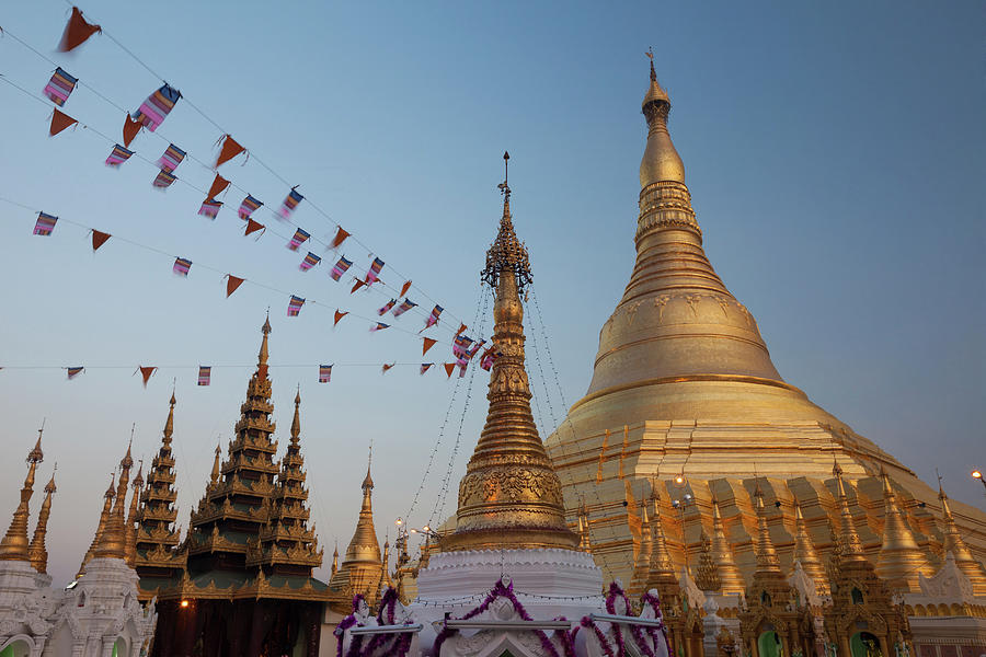 Shwedagon Pagoda, Yangon, Myanmar Photograph by Mint Images/ Art Wolfe
