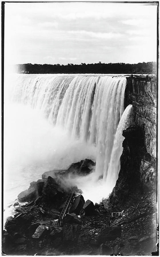 Side View Of Horseshoe Falls Photograph by The New York Historical Society