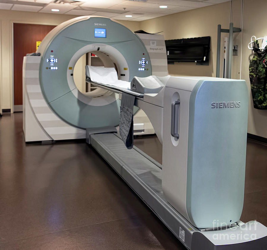 Siemens Biograph mCT PET-CT System Machine Photograph by David Oppenheimer