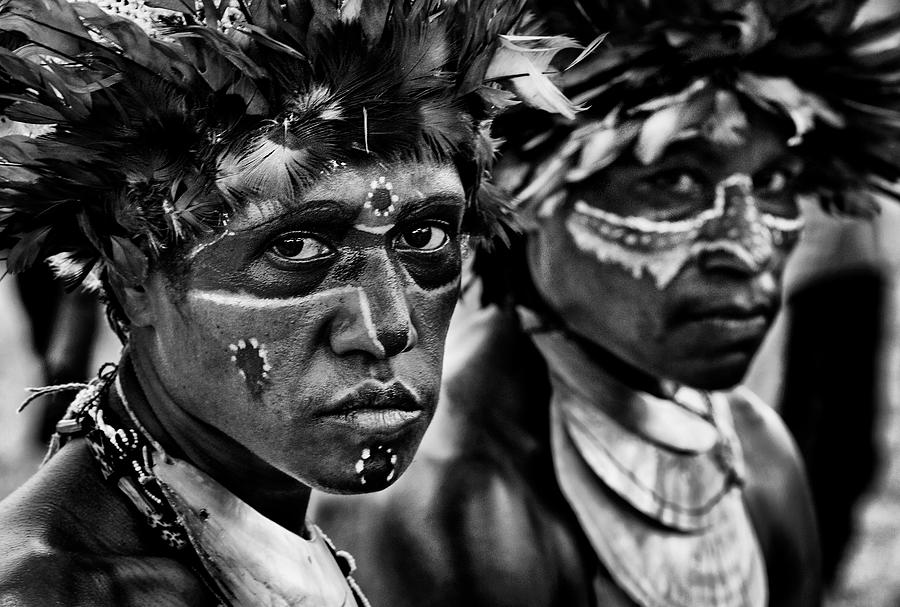 Sing Sing Festival - Mt. Hagen - Papua New Guinea Photograph by Joxe Inazio Kuesta Garmendia