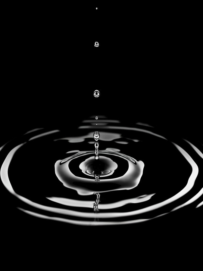 Single Drop Of Water Forming Rings In Photograph by Pier