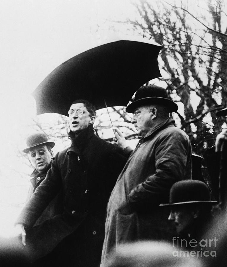 Sinn Feiner Eamon De Valera Speaking Photograph by Bettmann
