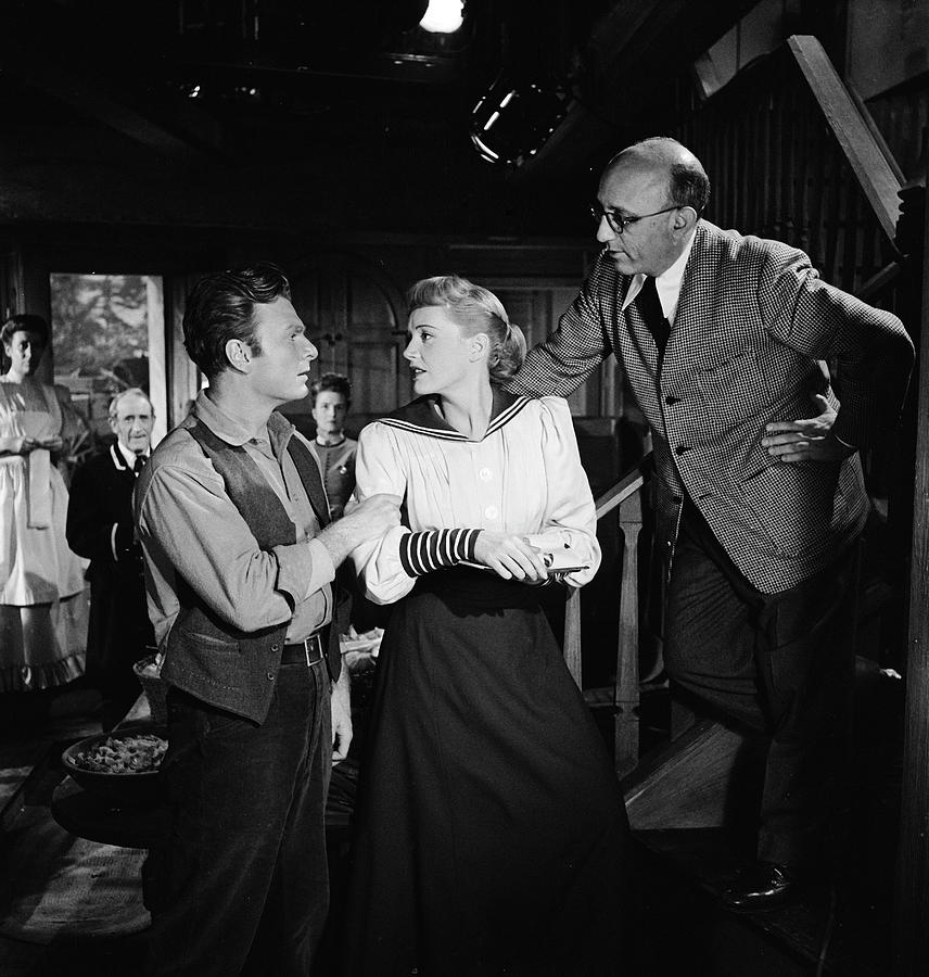 Siodmak Directs Albert & Calvert In Time Out Of Mind Photograph by Martha Holmes