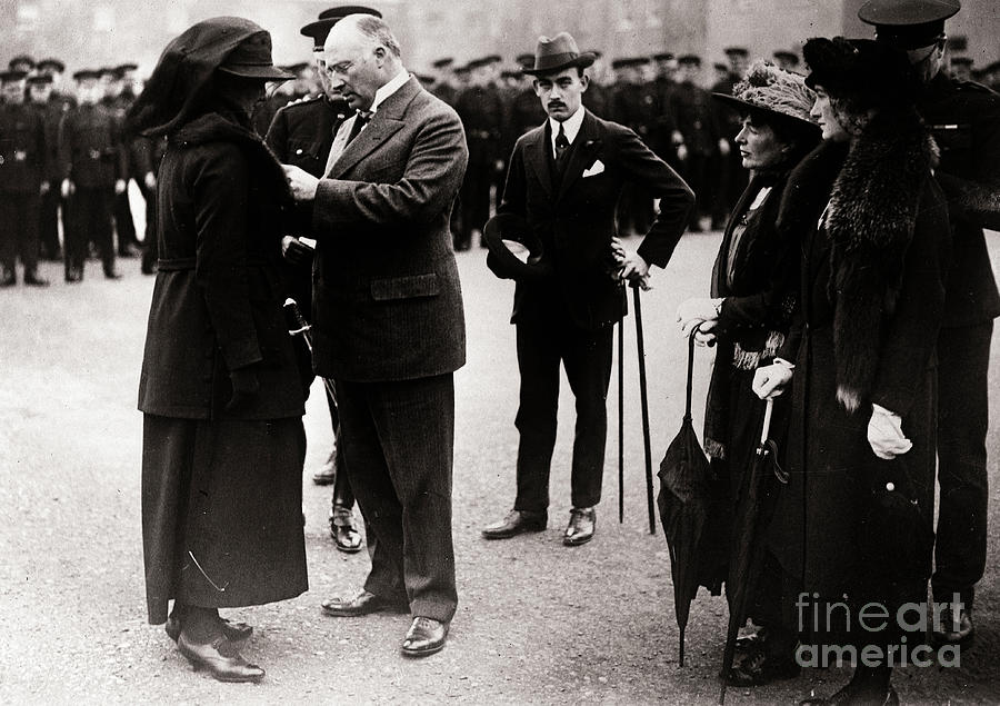 Sir Hamer Greenwood Presents Widow Medal Photograph by Bettmann