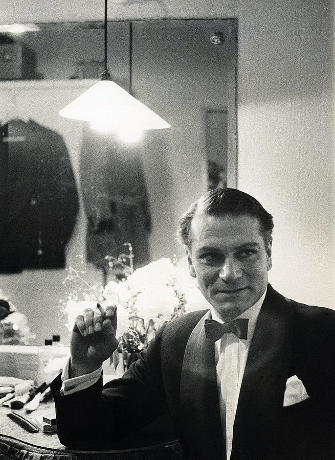 Sir Laurence Olivier Photograph by Tom Hollyman