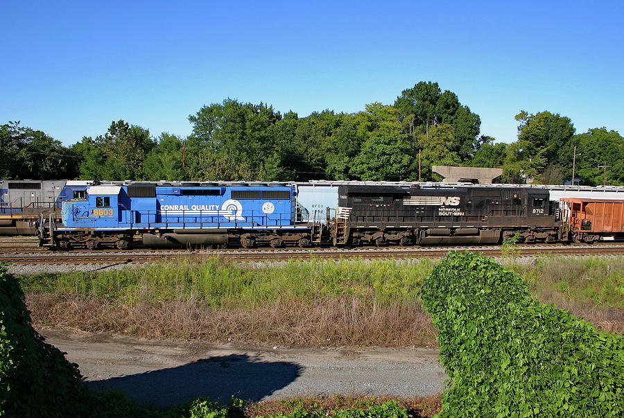 Csx Photograph - Sitting out in Monroe by Joseph C Hinson