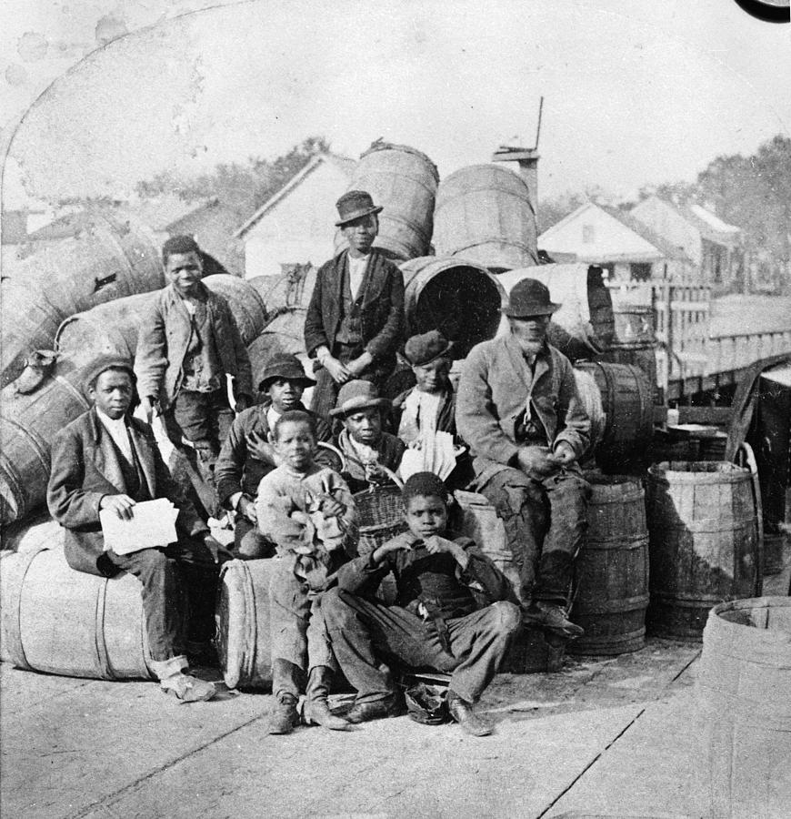 Sitting With Cargo Photograph by Hulton Archive