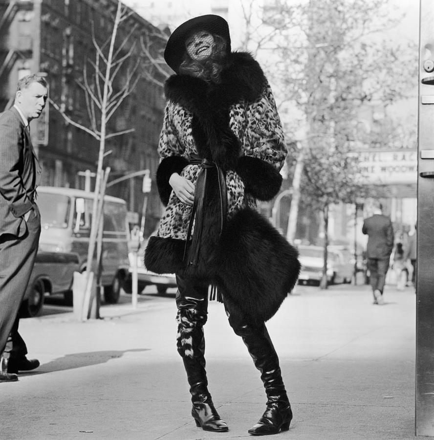 Мода 60-х сапоги. Шубы 60-х годов. Сапоги 60-х годов женские. Чулки сапоги мода 70-х.