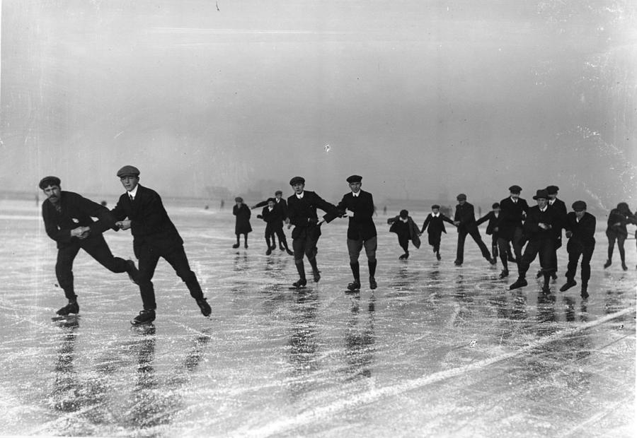 Skating Photograph by Hulton Archive