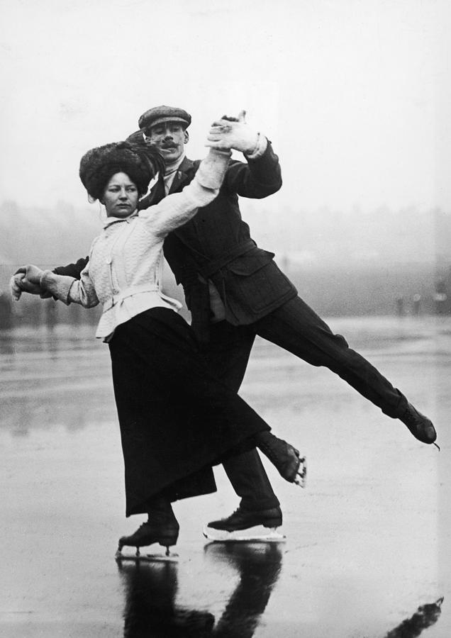 Skating Two-step Photograph by Hulton Archive