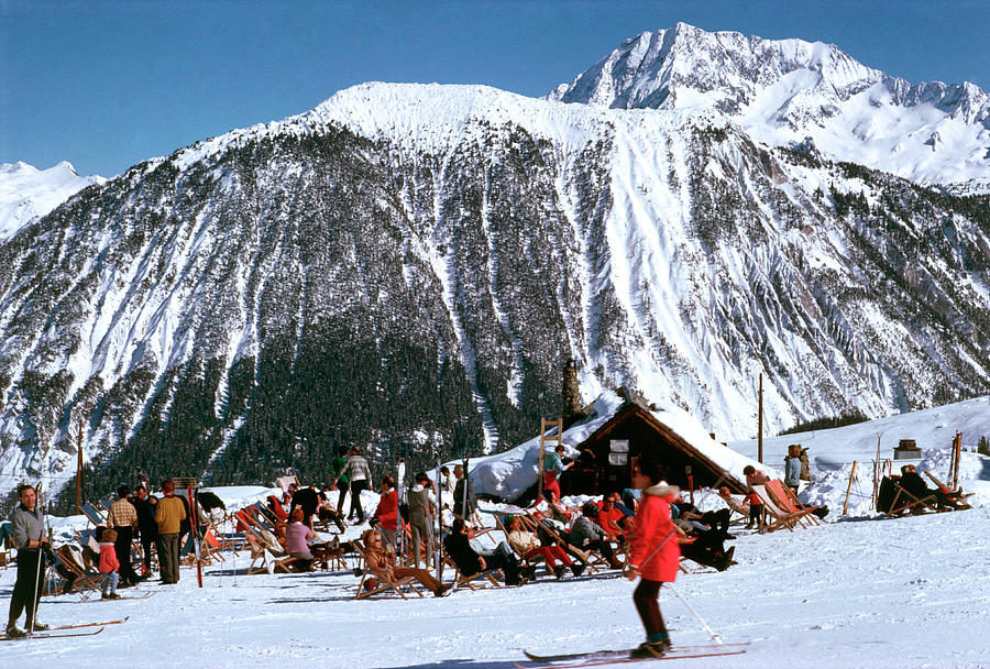 Skiing At Courcheval Photograph by Slim Aarons