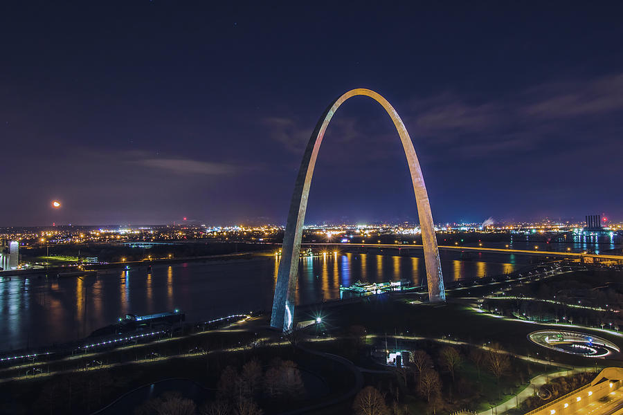 Sky high night at the Gateway Arch Photograph by Jay Smith