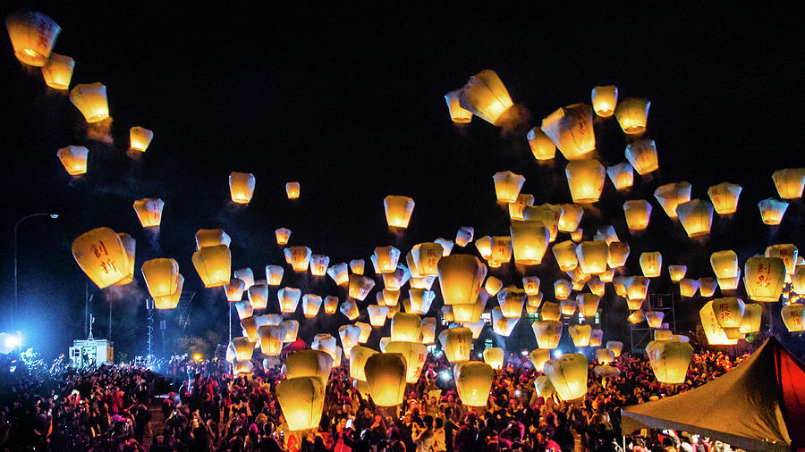 Sky Lantern Festival Taiwan Photograph by Cjfan