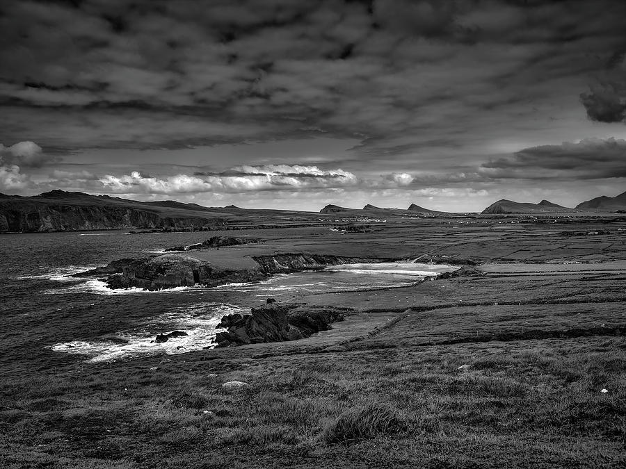 Slea Head View BW #i1 Photograph by Leif Sohlman
