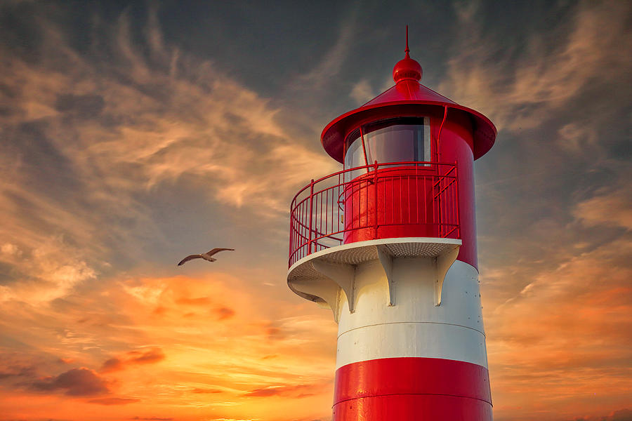 Lighthouse Photograph - Small Lighthouse. by Leif Lndal