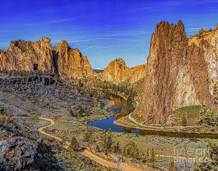 Smith Rock State Parkand The Crooked River Terrabone Oregon