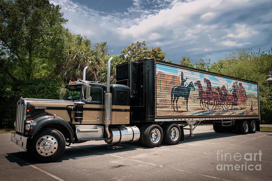 Smokey and the Bandit - 1973 Kenworth 18 Wheeler Photograph by Dale Powell